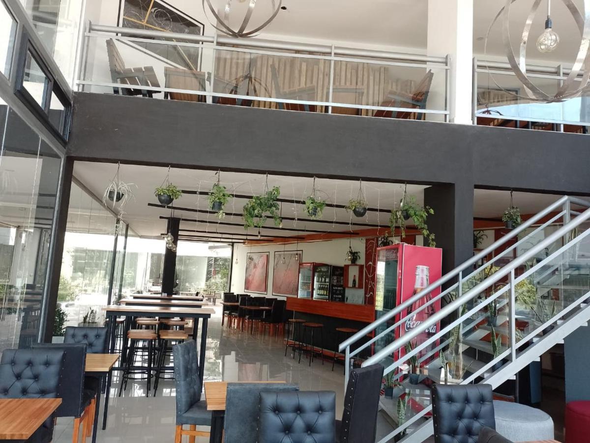Golden Ross Hotel Villa Carlos Paz Exterior photo